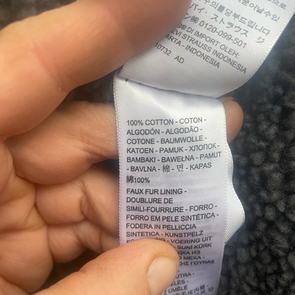 *NWT* Levi's Black Sherpa Lined Denim Jacket Men’s M *NWT* - Picture 6 of 7